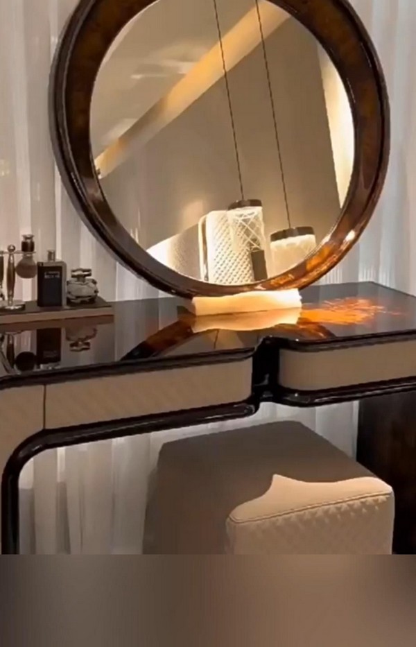  *Khám Phá 20+ Mẫu Bàn Trang Điểm Đa Năng, Tiện Lợi Cho Phòng Ngủ Hiện Đại